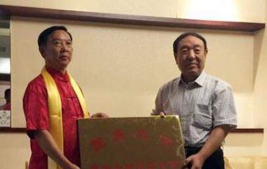 特别报道著名中医癫痫病专家---何先富