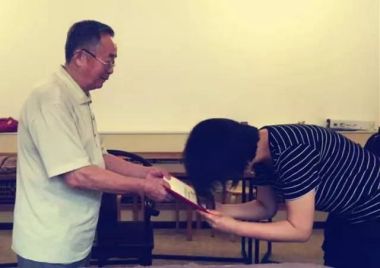 国医百科官方网站特别报道蒋氏点穴按摩快速疗法创始人---蒋可定