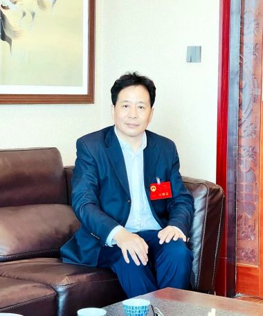 国医百科官网报道中国泥灸集团有限公司董事长---邱天道